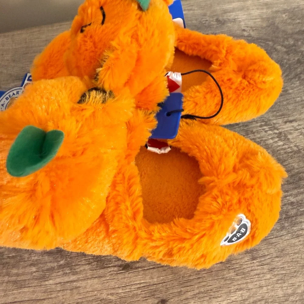Build a Bear BAB Orange Pumpkin Bear Plush Slippers NWT Halloween Size 1-2 Kids